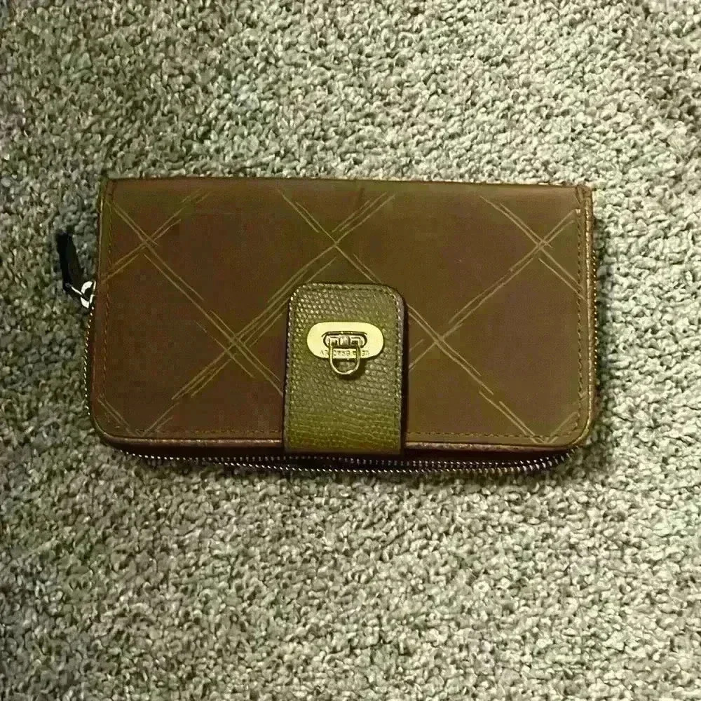 Vera Bradley clutch